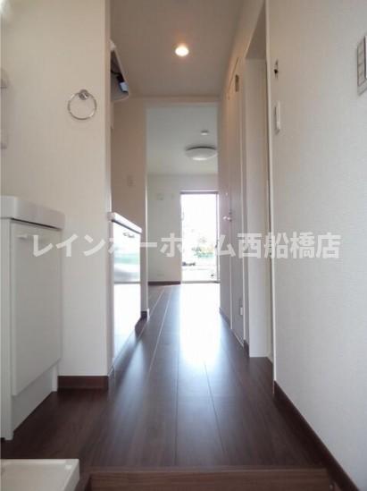 玄関　同間取り反転タイプの別部屋です