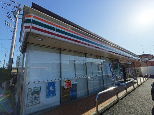 コンビニ　セブンイレブン 川口青果市場入口店（コンビニ）まで1073m