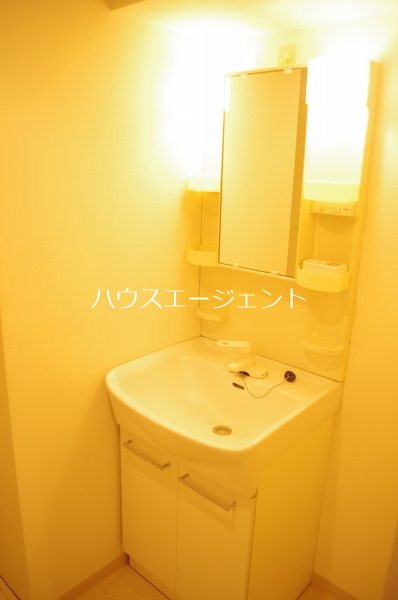トイレ　洗面化粧台です。