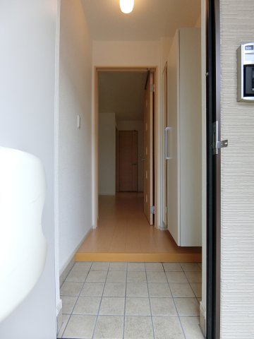 玄関　A101の写真（間取反転タイプ：イメージ）
