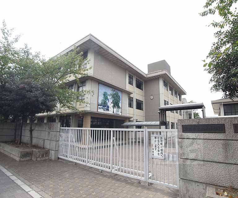 中学校　北野中学校（中学校）まで268m