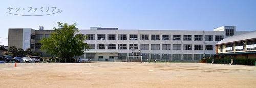 小学校　豊橋市立下地小学校（小学校）まで487m