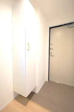 玄関　明るい玄関でお出迎え！