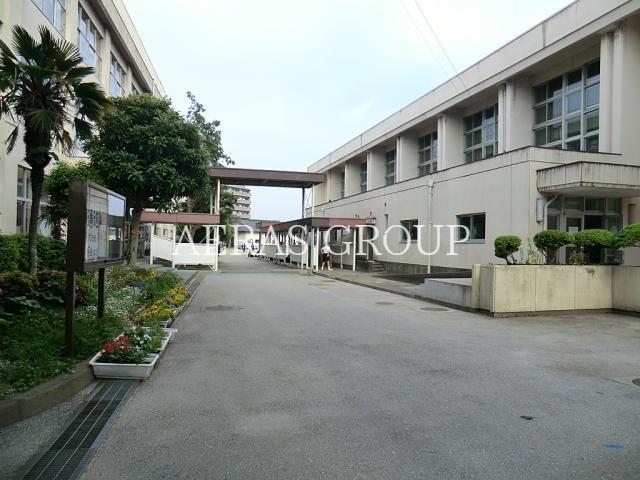 中学校　鎌ケ谷市立鎌ヶ谷中学校（中学校）まで465m