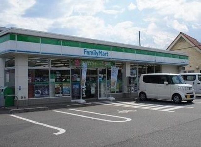 コンビニ　ファミリーマート武蔵村山新青梅街道店（コンビニ）まで560m