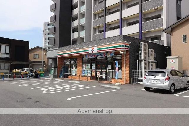 コンビニ　セブンイレブン（コンビニ）まで959m