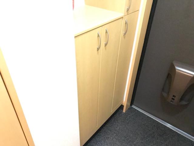 玄関　下足箱