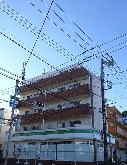 コンビニ　ファミリーマート（コンビニ）まで260m