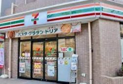 コンビニ　セブンイレブン江東亀戸4丁目店（コンビニ）まで151m