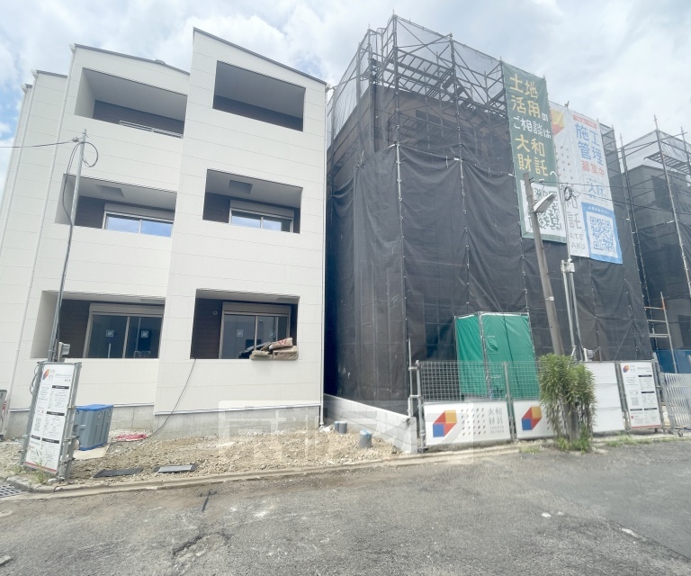 建物外観　・建築中