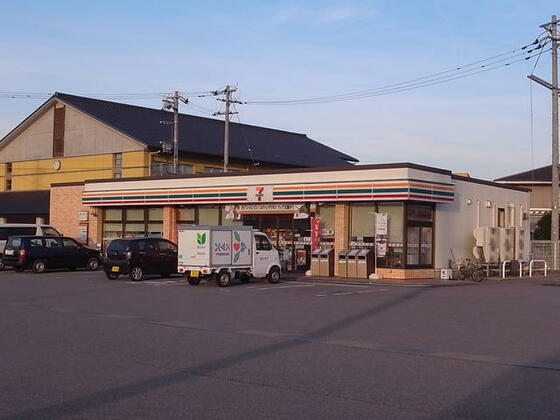 コンビニ　セブンイレブン富山速星店（コンビニ）まで510m