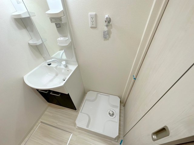 その他設備　嬉しい室内洗濯機置場。これで洗濯機も長持ちしますね。