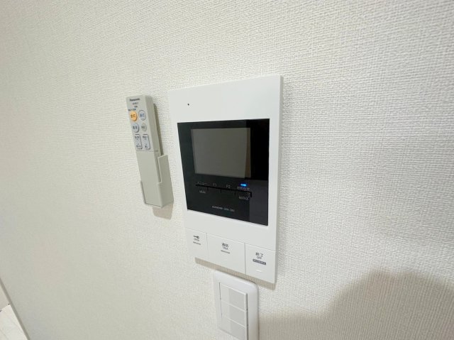 セキュリティ　TVモニターホンで来客が誰か確認してから開けて下さいね