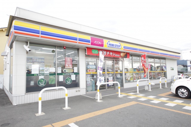 コンビニ　ミニストップ桜井大福店（コンビニ）まで1123m