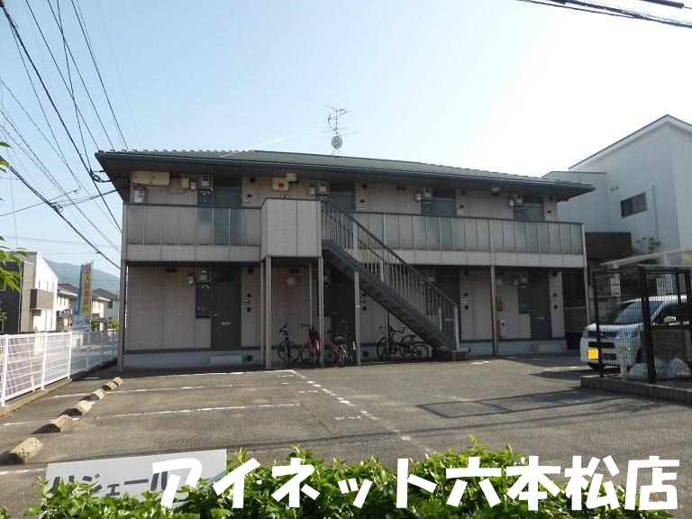 エントランス　ようこそいらっしゃい。