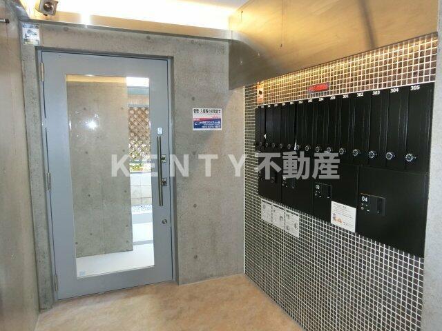 エントランス　落ち着いたエントランスです