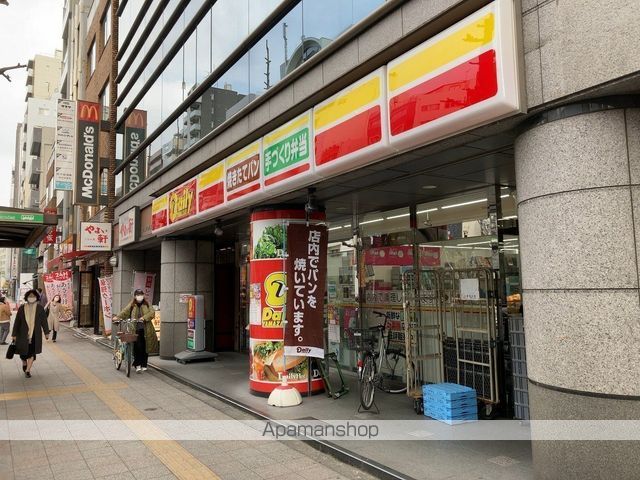 コンビニ　デイリーヤマザキ台東蔵前駅前店（コンビニ）まで106m
