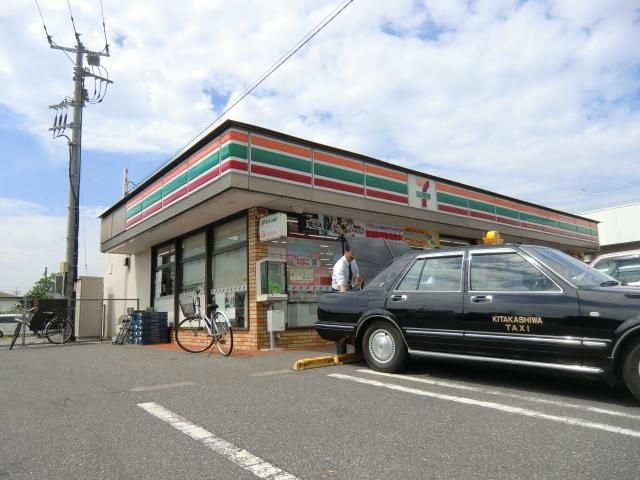 コンビニ　セブンイレブン（コンビニ）まで520m