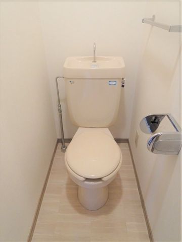 トイレ　参考写真（同物件別部屋）