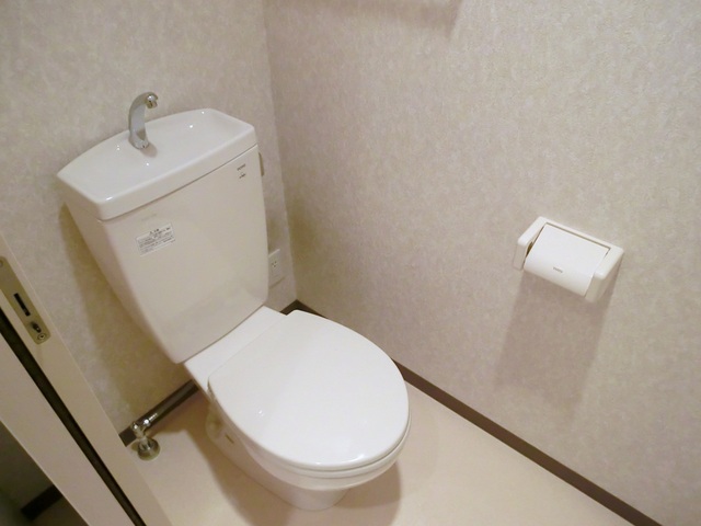 トイレ　バス・トイレ別です。