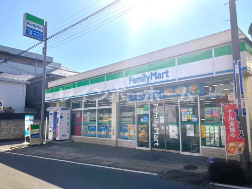 コンビニ　ファミリーマート 五香駅東口店（コンビニ）まで636m