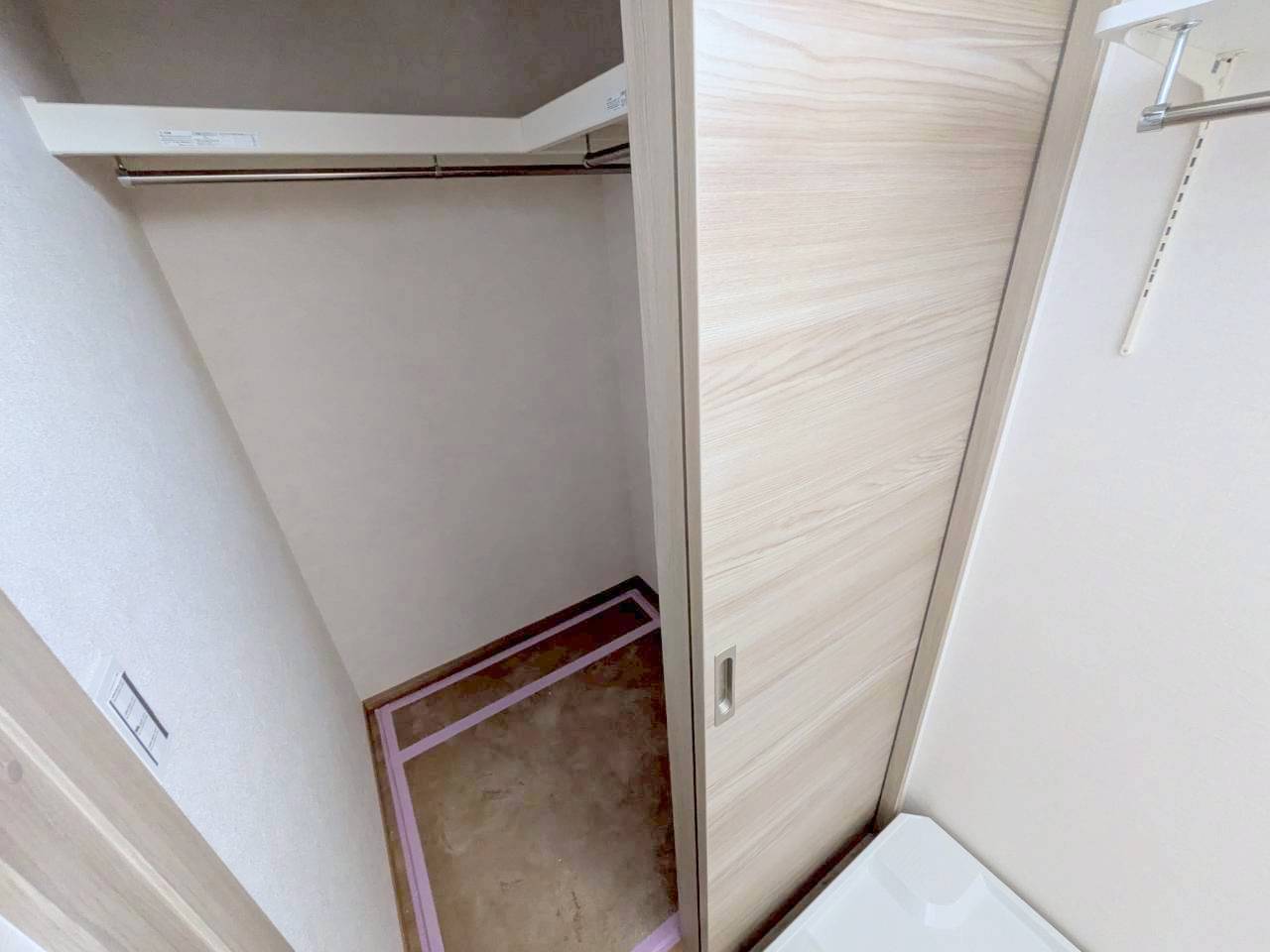 その他　写真は201号室(角部屋)のものです。