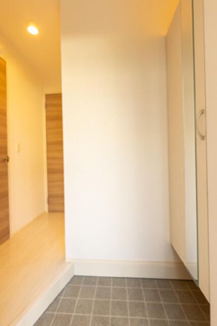 玄関　写真は同タイプ住居です