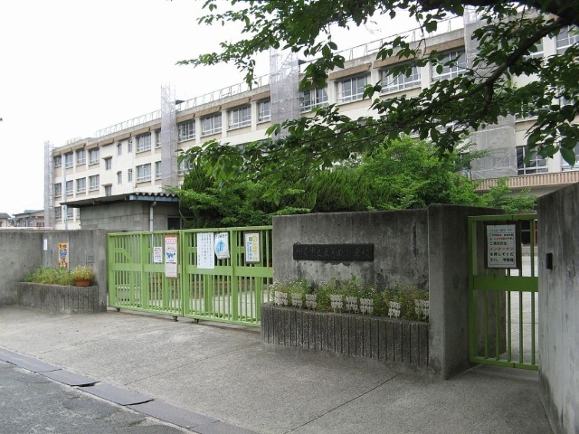 小学校　門真市立五月田小学校（小学校）まで610m