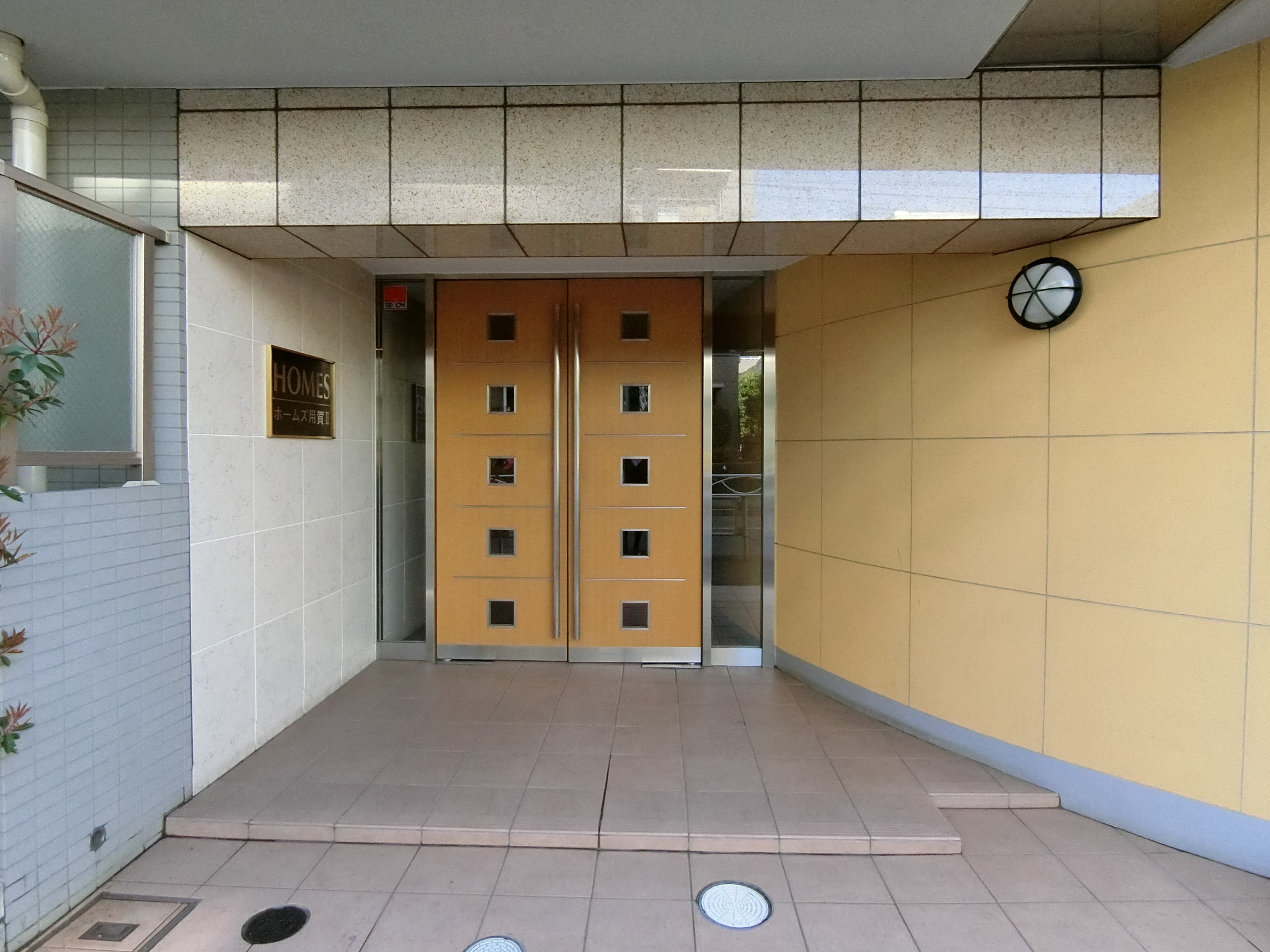 建物外観　エントランス