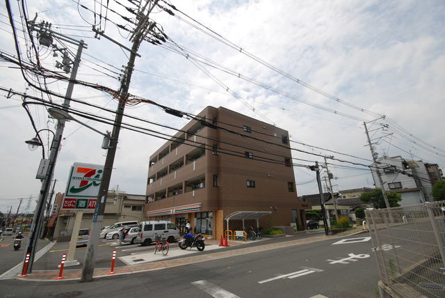 コンビニ　セブンイレブン交野倉治9丁目店（コンビニ）まで1074m