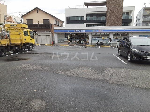 コンビニ　ローソン 港区七反野一丁目店（コンビニ）まで735m