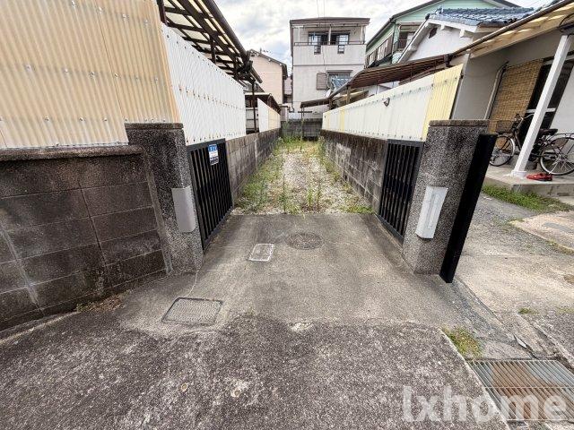 駐車場　車をお持ちの方に嬉しい駐車場付きの物件です