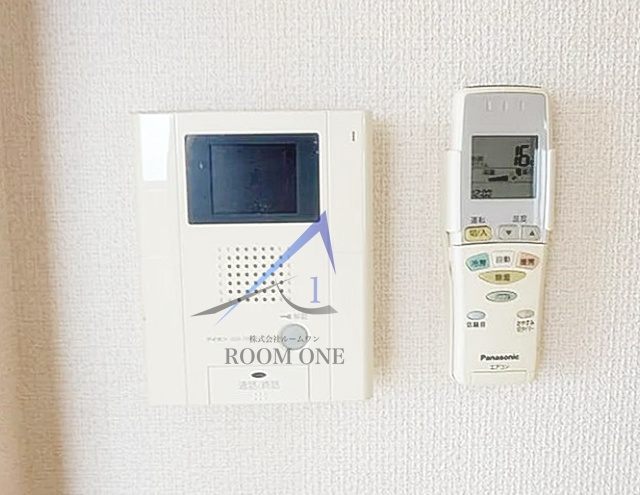 セキュリティ　モニター付きインターホンです。
