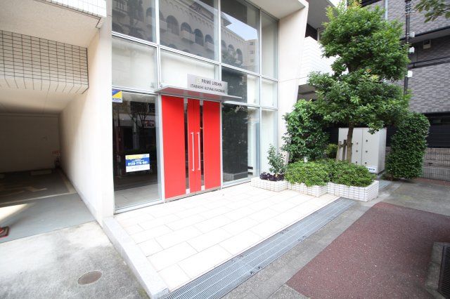 エントランス　プライムアーバン板橋区役所前　板橋区本町27