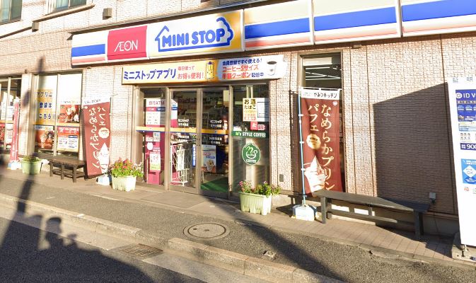 コンビニ　ミニストップ 女子大前店（コンビニ）まで238m