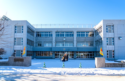 小学校　札幌市立厚別通小学校（小学校）まで606m