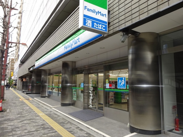 コンビニ　ファミリーマート江坂駅北店（コンビニ）まで364m