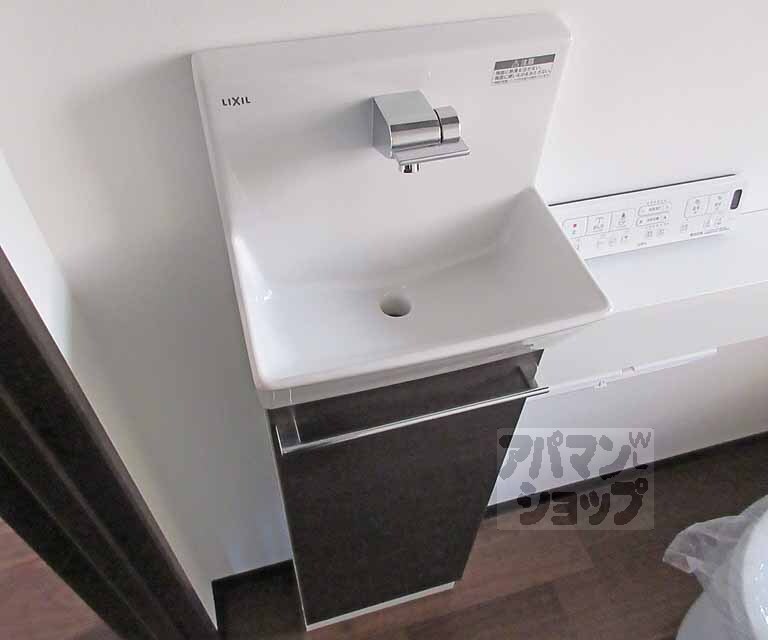 トイレ　トイレの後は綺麗な手洗い場で！