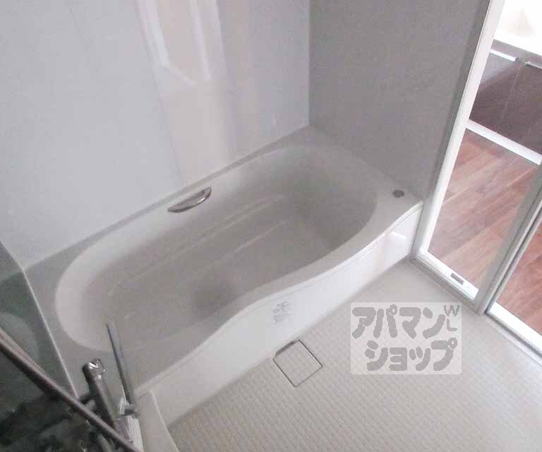 バス・シャワールーム　圧倒的大きさ！