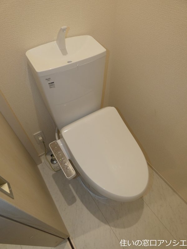 トイレ　ウォシュレット便座