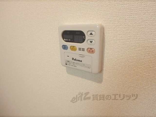 その他設備　給湯器リモコン
