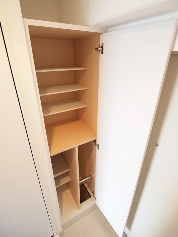 玄関　シューズＢＯＸ大容量。