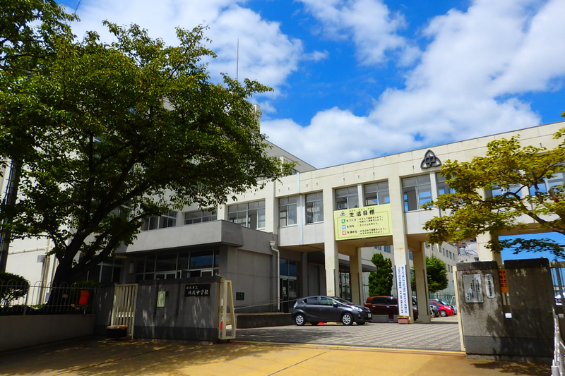 中学校　城乾中学校（中学校）まで588m