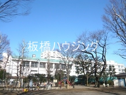 小学校　練馬区立豊玉第二小学校（小学校）まで1364m