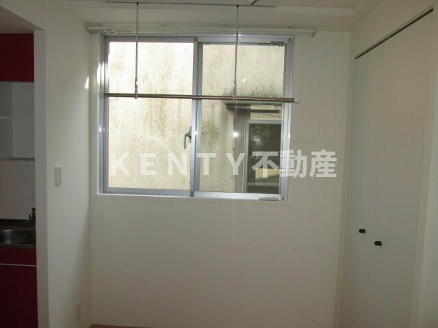 その他部屋・スペース　落ち着いて過ごせるお部屋なので、寝室にいかがでしょうか
