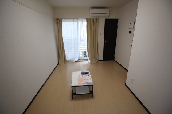居室・リビング　※別部屋の写真です
