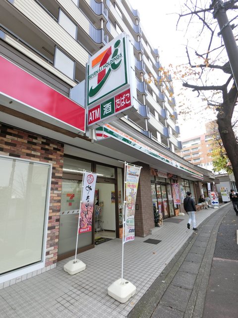 コンビニ　セブンイレブン（コンビニ）まで676m