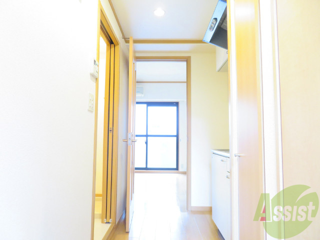 玄関　玄関から見たお部屋です。奥行きで広さが伝わりますでしょうか。