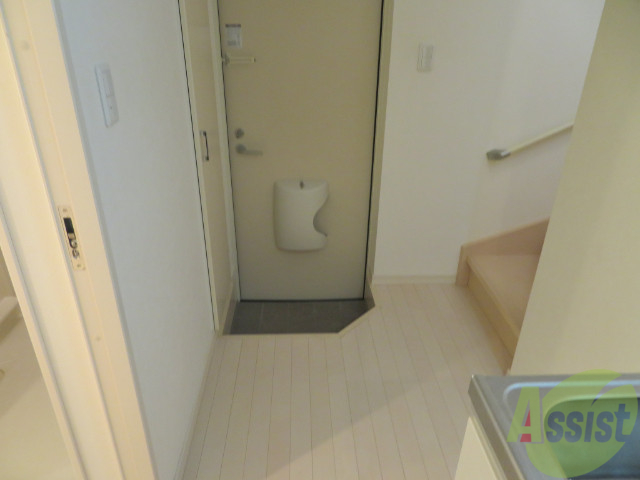 玄関　玄関の様子です。明るい印象ですね。気分もあがりそう。