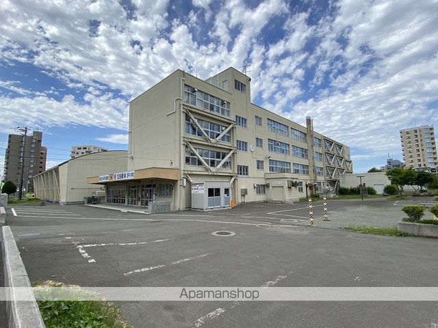 小学校　札幌市立豊平小学校（小学校）まで336m